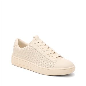NEW! STEVE MADDEN Dodger Sneaker - Size 9.5